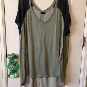 Torrid hi/Lo shirt